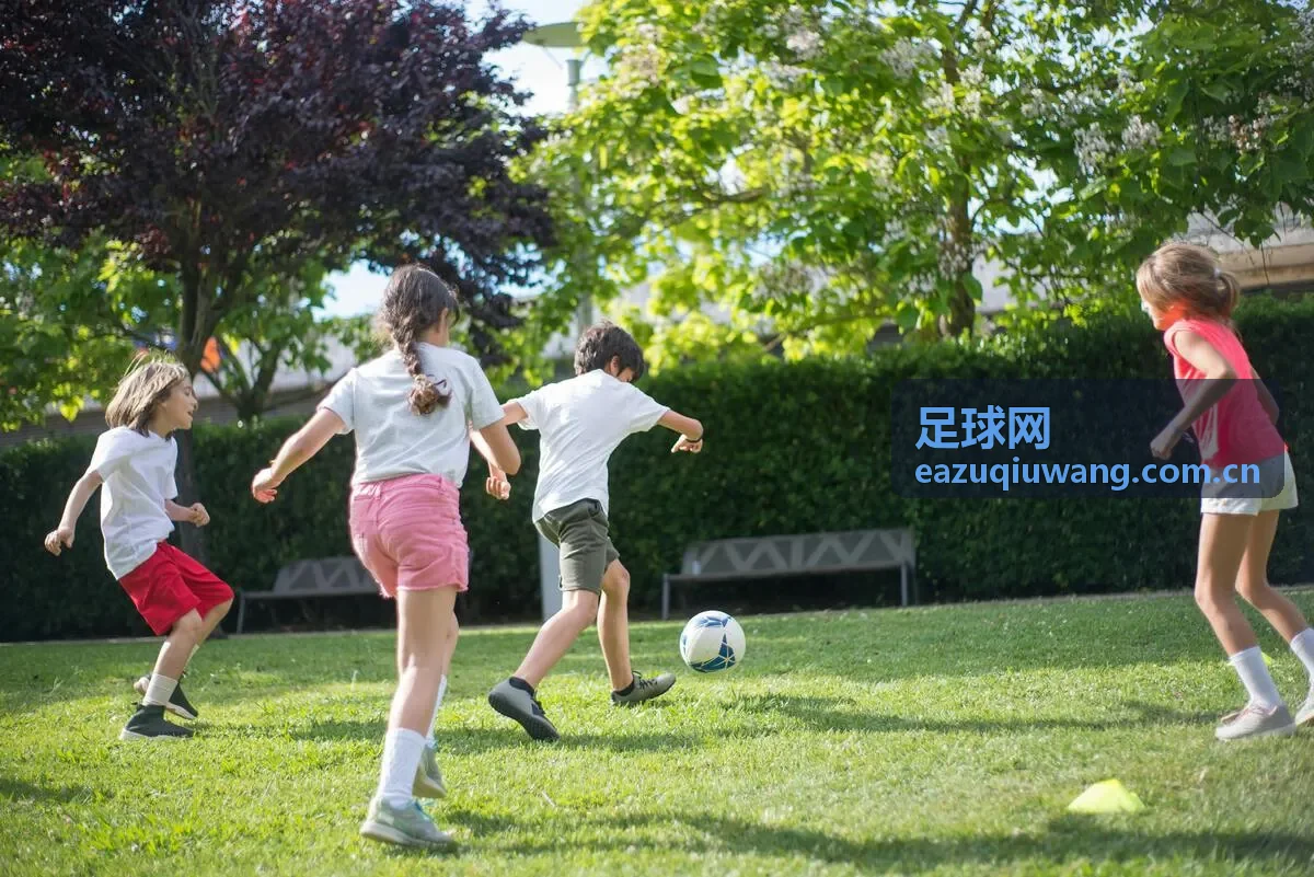 足球网装备新讯专题配图